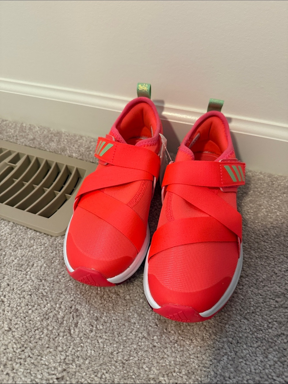 New Adidas FortaRun X K Coral/Pink/Berry Girl's Sneakers - Size 2.5 FY9127
